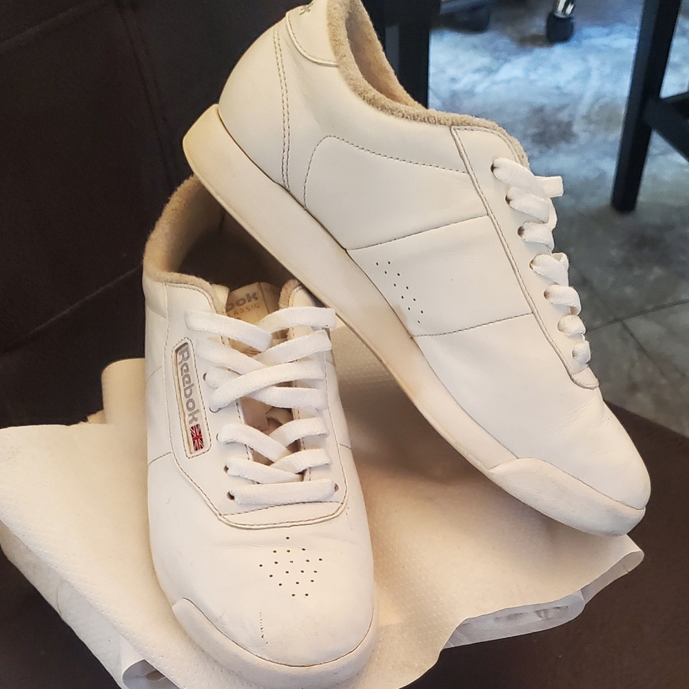 Women  reebok classic